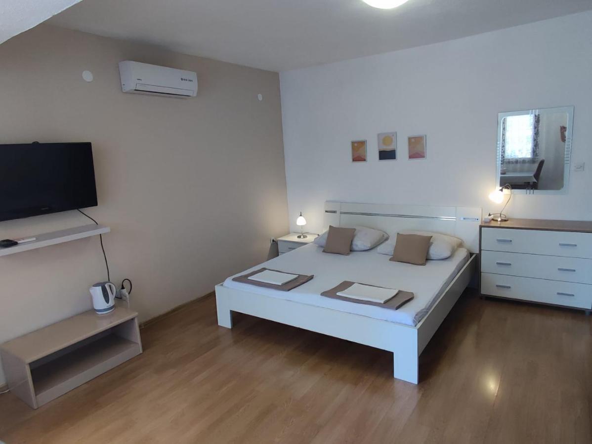 Apartmani Valentino Makarska Buitenkant foto